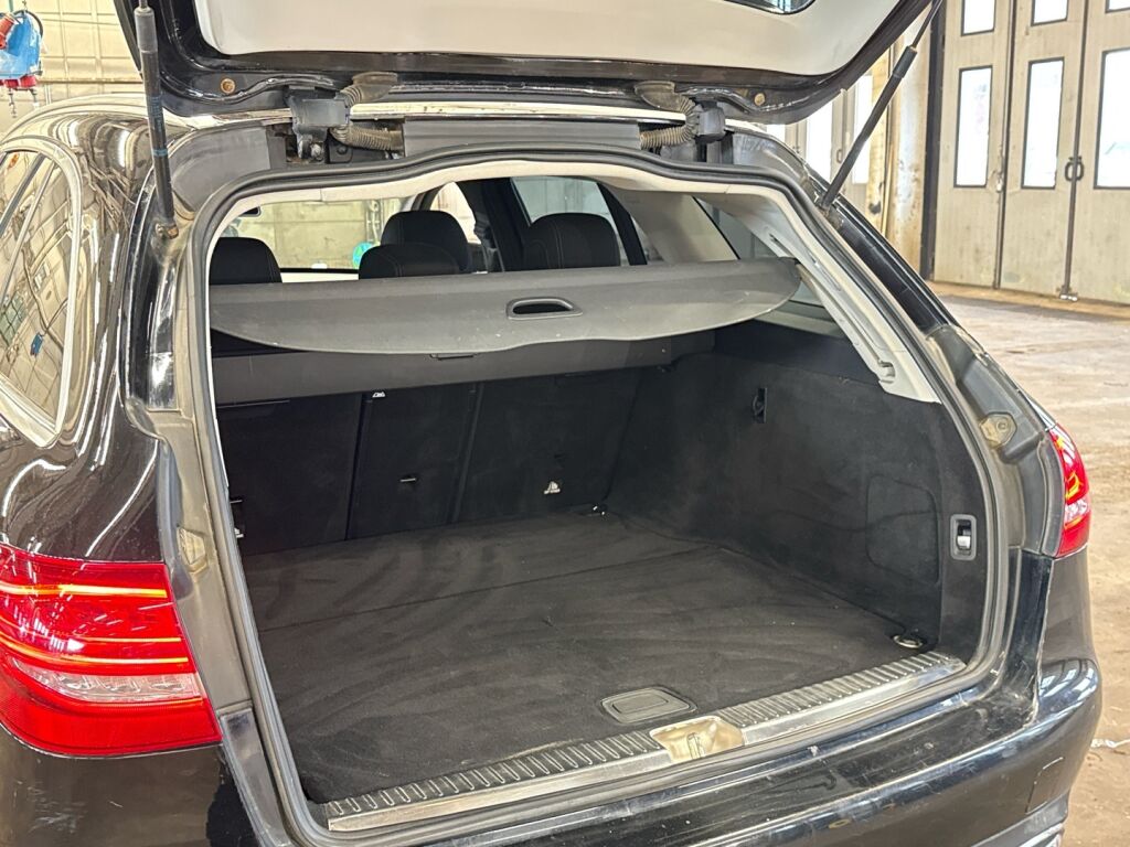 Mercedes-Benz C 2017 Musta