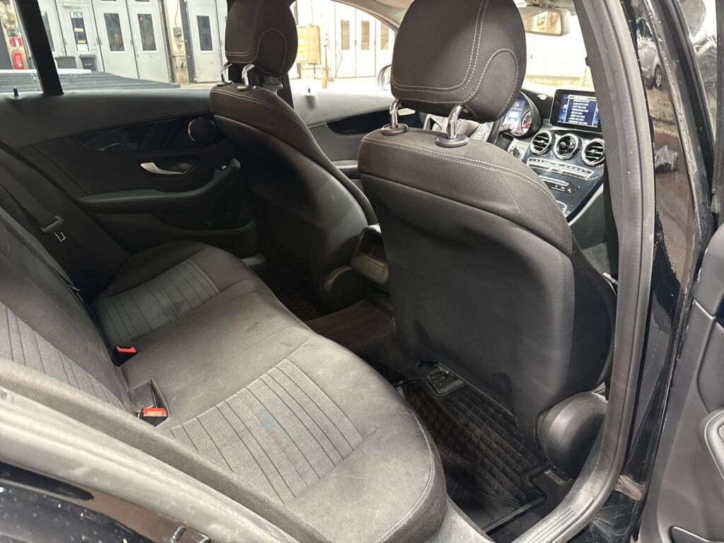 Mercedes-Benz C 2017 Musta