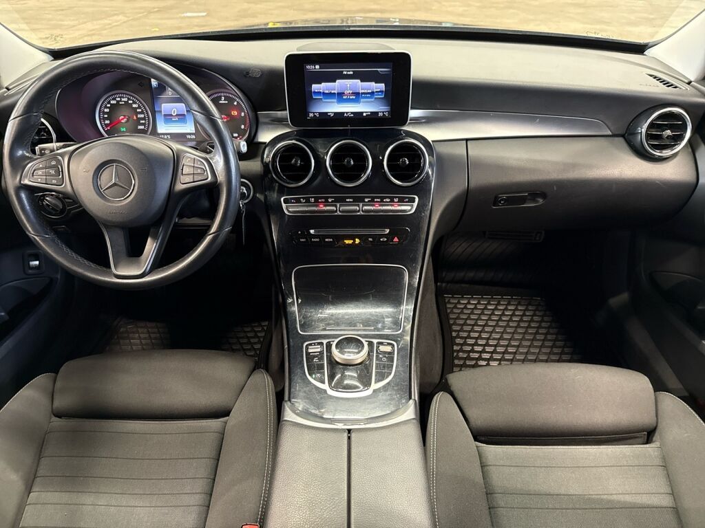 Mercedes-Benz C 2017 Musta