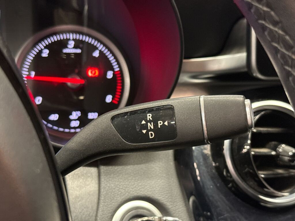 Mercedes-Benz C 2017 Musta