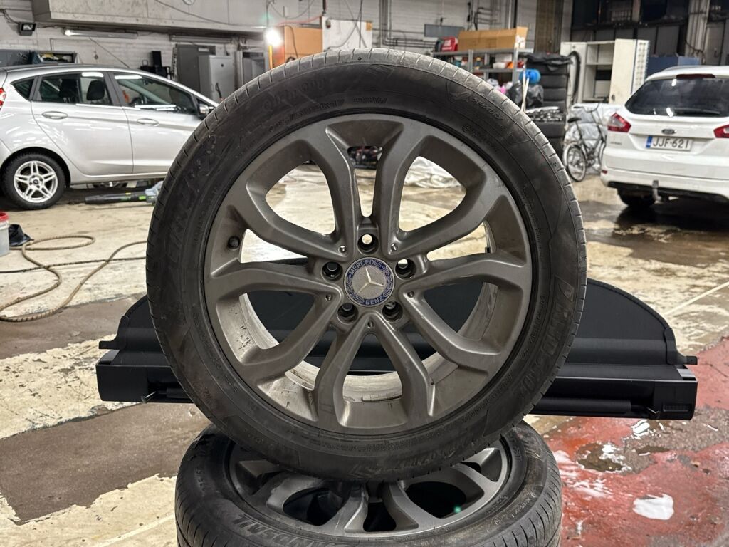 Mercedes-Benz C 2017 Musta