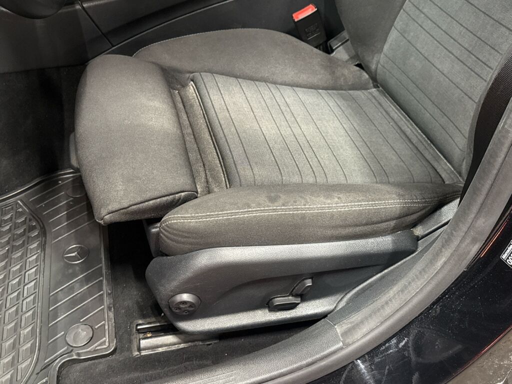 Mercedes-Benz C 2017 Musta