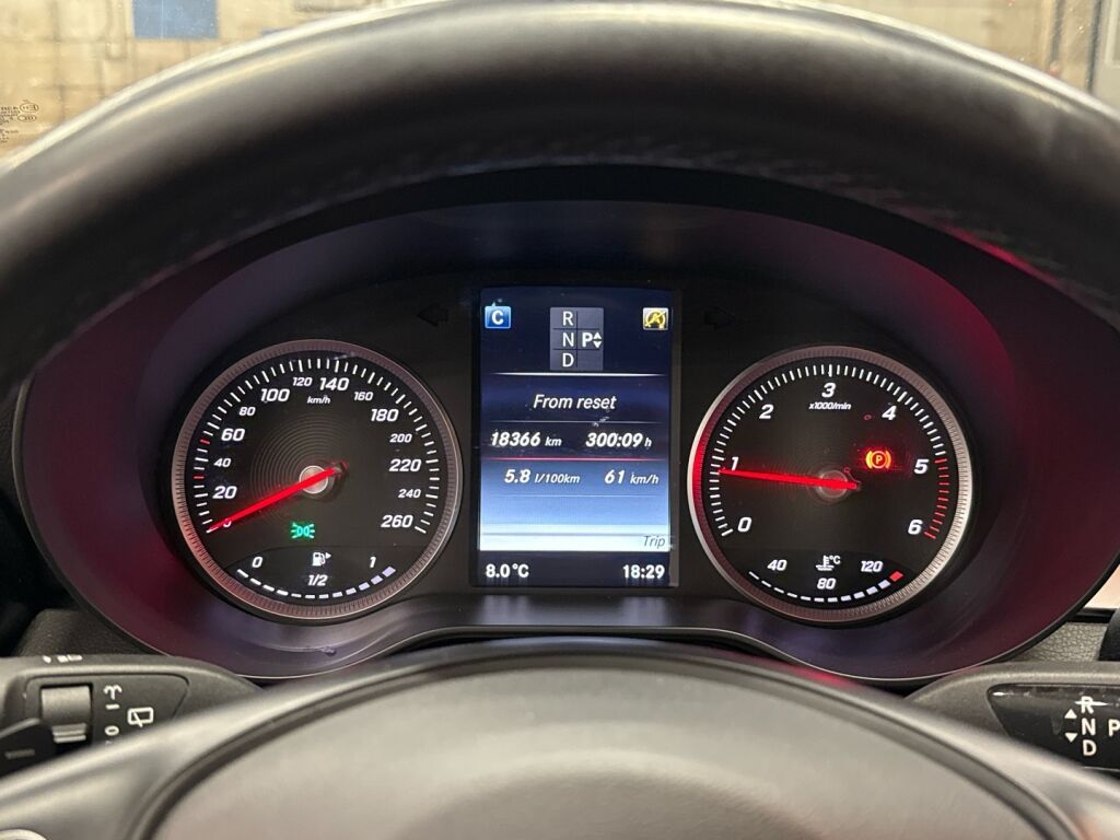 Mercedes-Benz C 2017 Musta