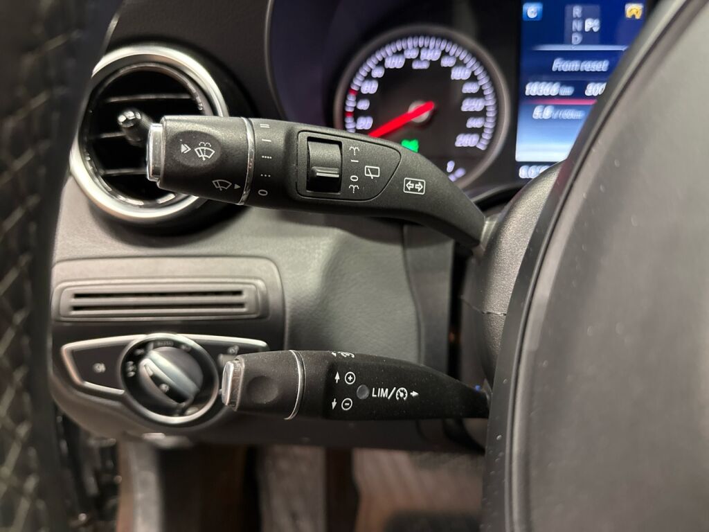 Mercedes-Benz C 2017 Musta