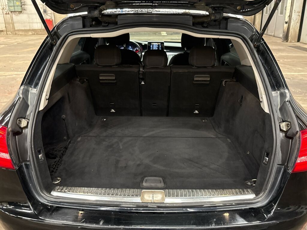 Mercedes-Benz C 2017 Musta