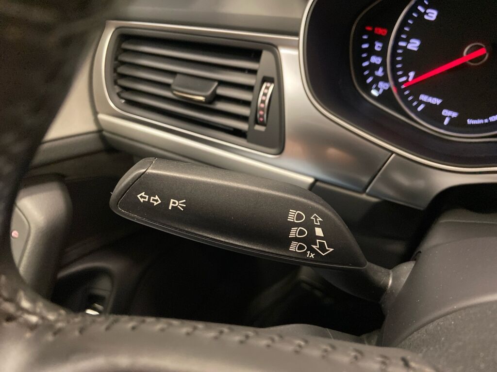 Audi A6 2017 Punainen