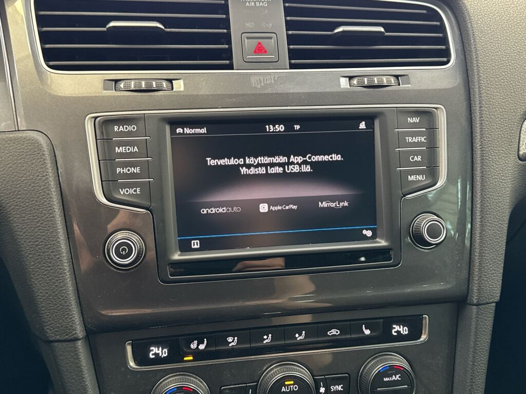 Volkswagen Golf 2017 Punainen