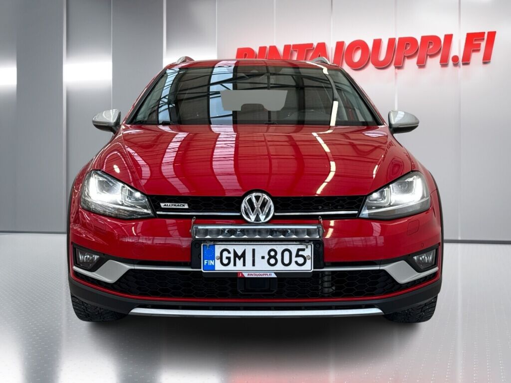 Volkswagen Golf 2017 Punainen