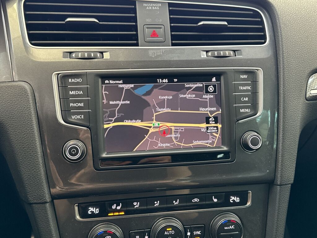 Volkswagen Golf 2017 Punainen