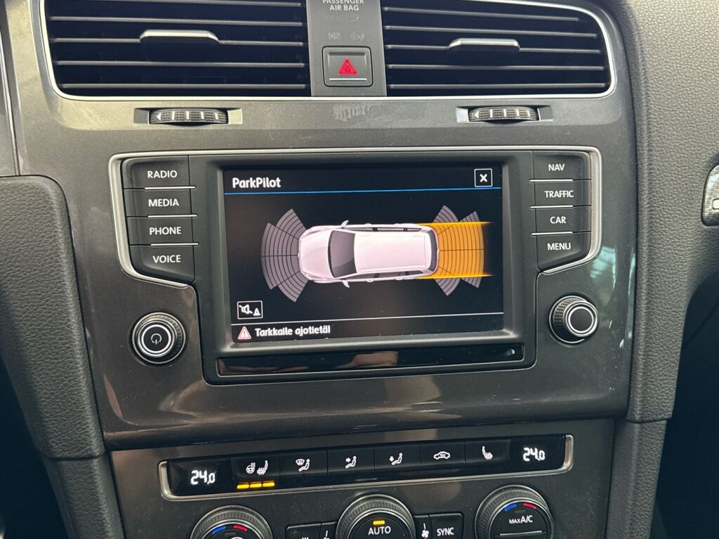 Volkswagen Golf 2017 Punainen