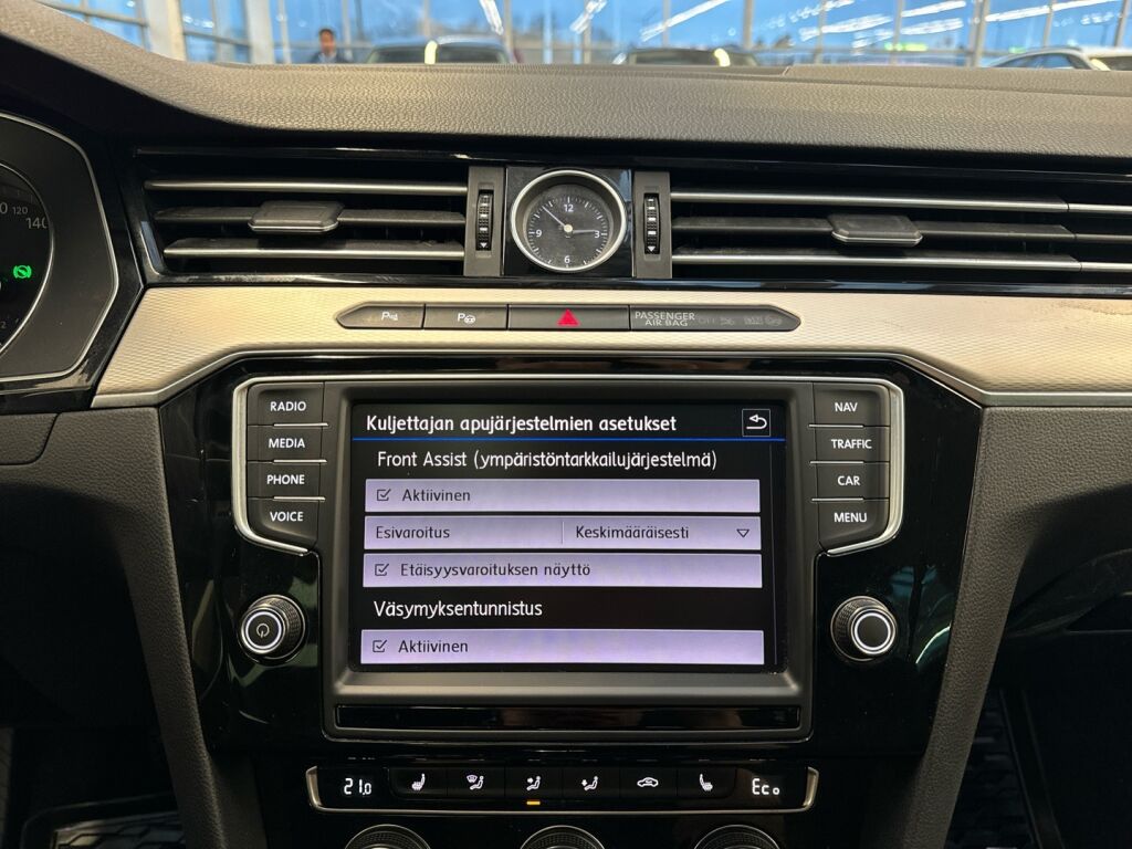 Volkswagen Passat 2017 Harmaa