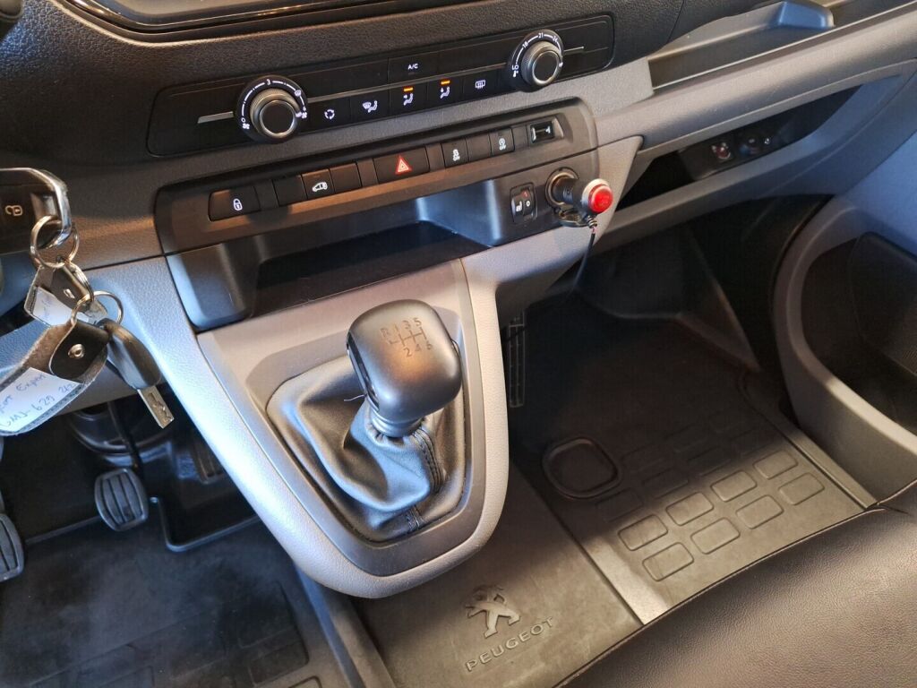 Peugeot Expert 2017 Valkoinen