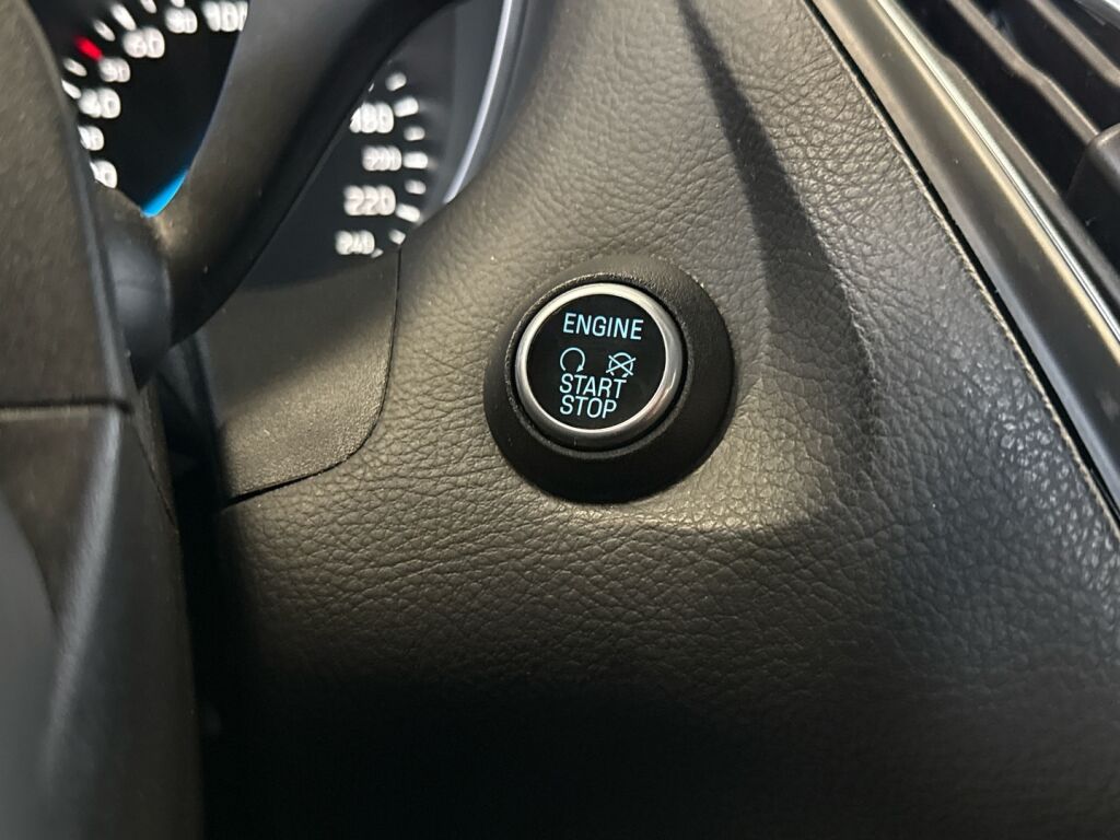 Ford Focus 2017 Sininen