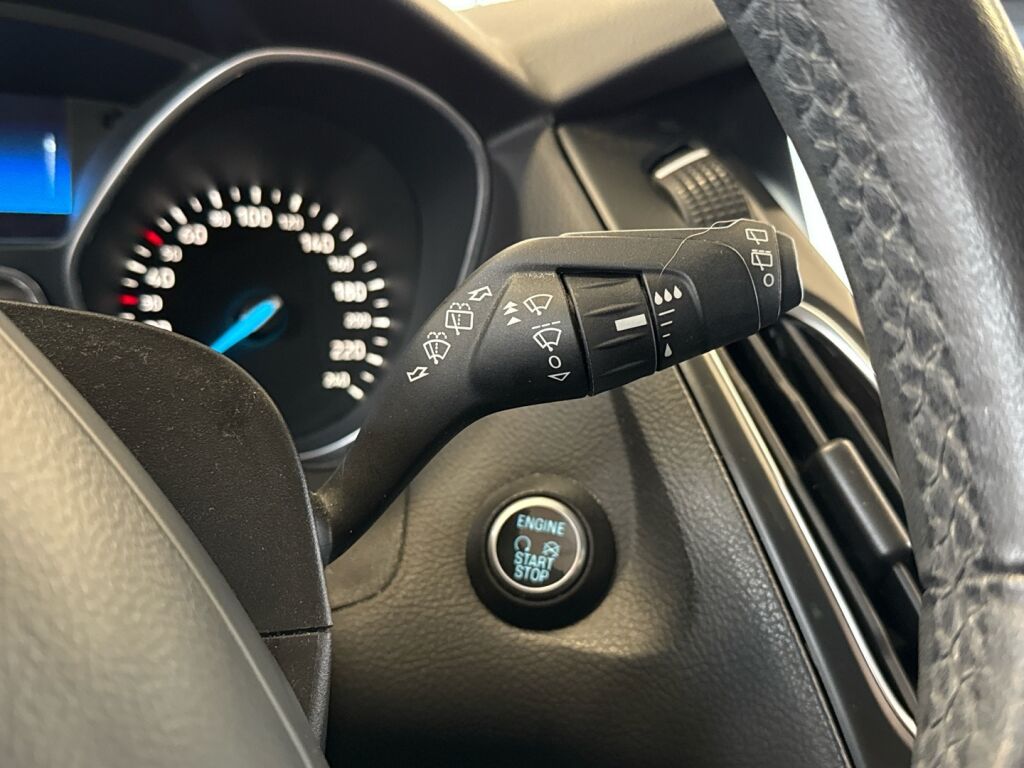 Ford Focus 2017 Sininen