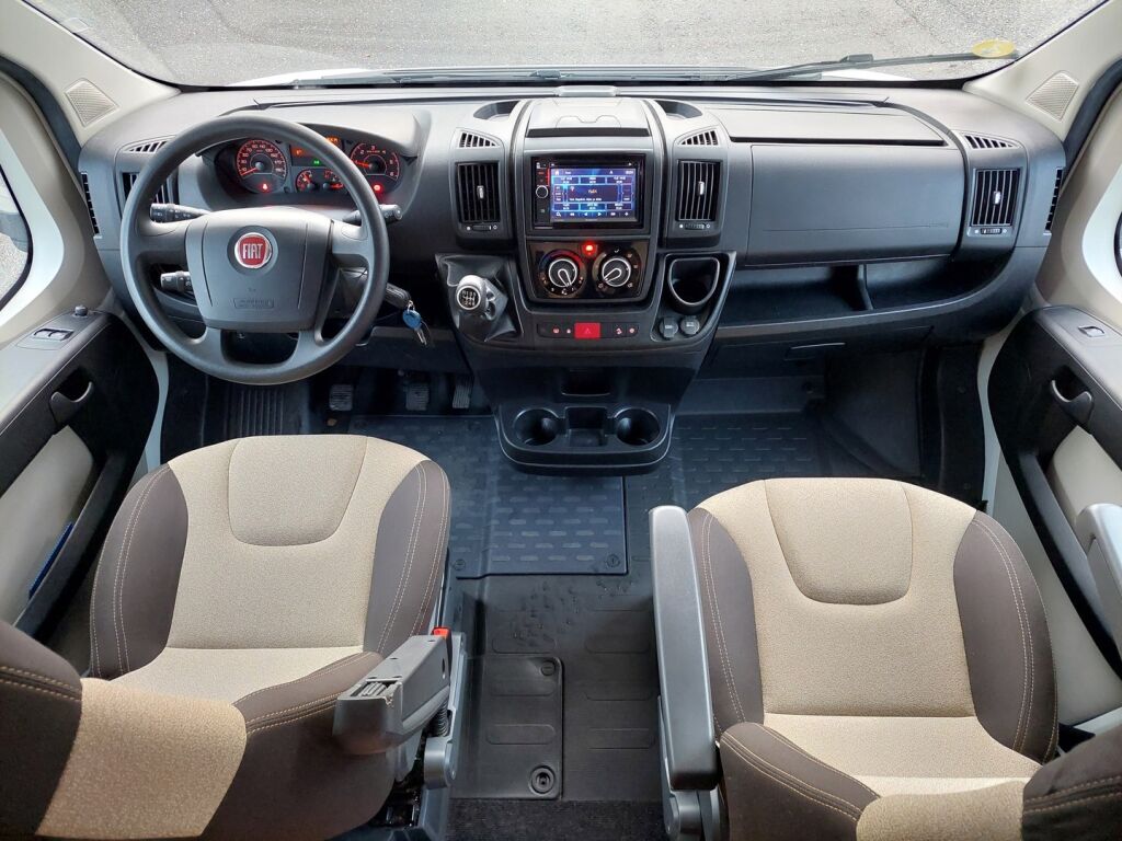 Eura mobil Activa One 690 HB 2017 Valkoinen