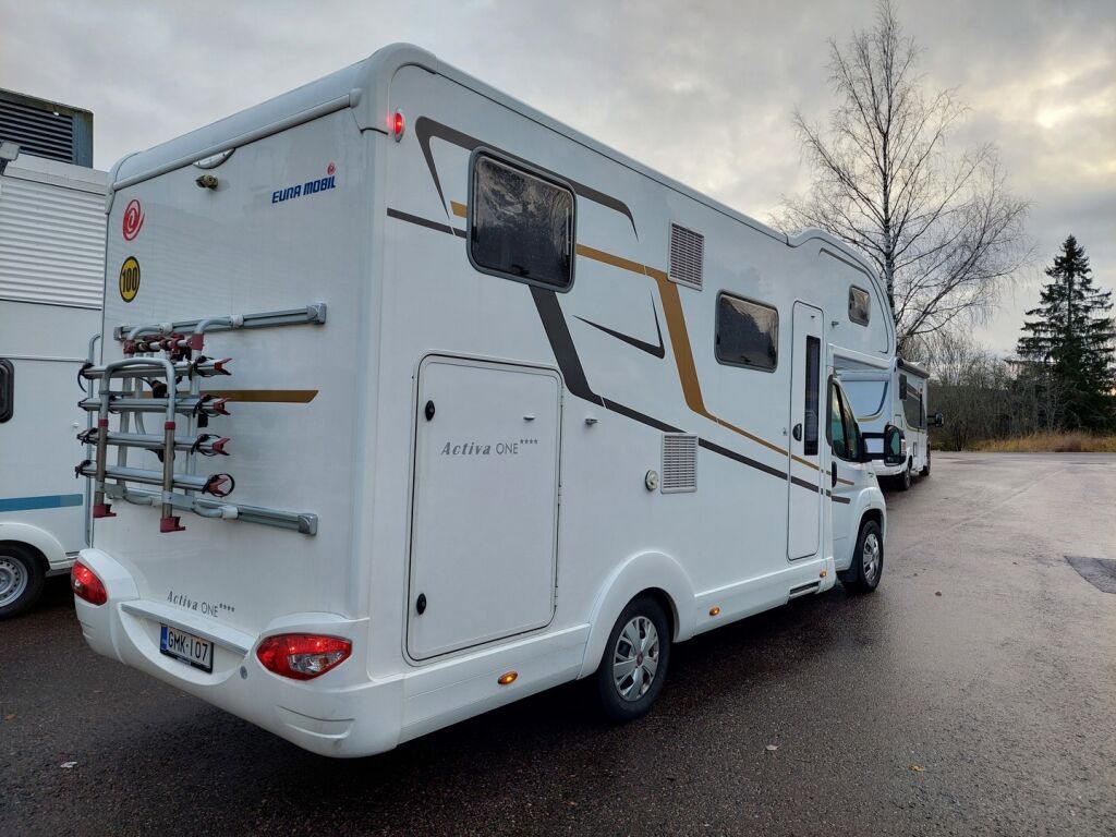 Eura mobil Activa One 690 HB 2017 Valkoinen