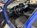 Toyota C-HR 2017 Sininen