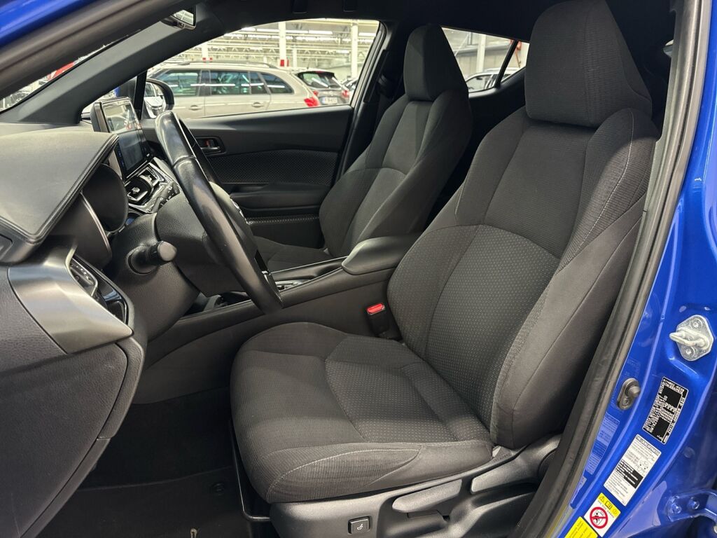 Toyota C-HR 2017 Sininen