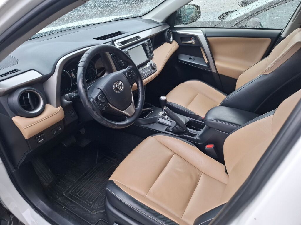 Toyota RAV4 2017 Valkoinen