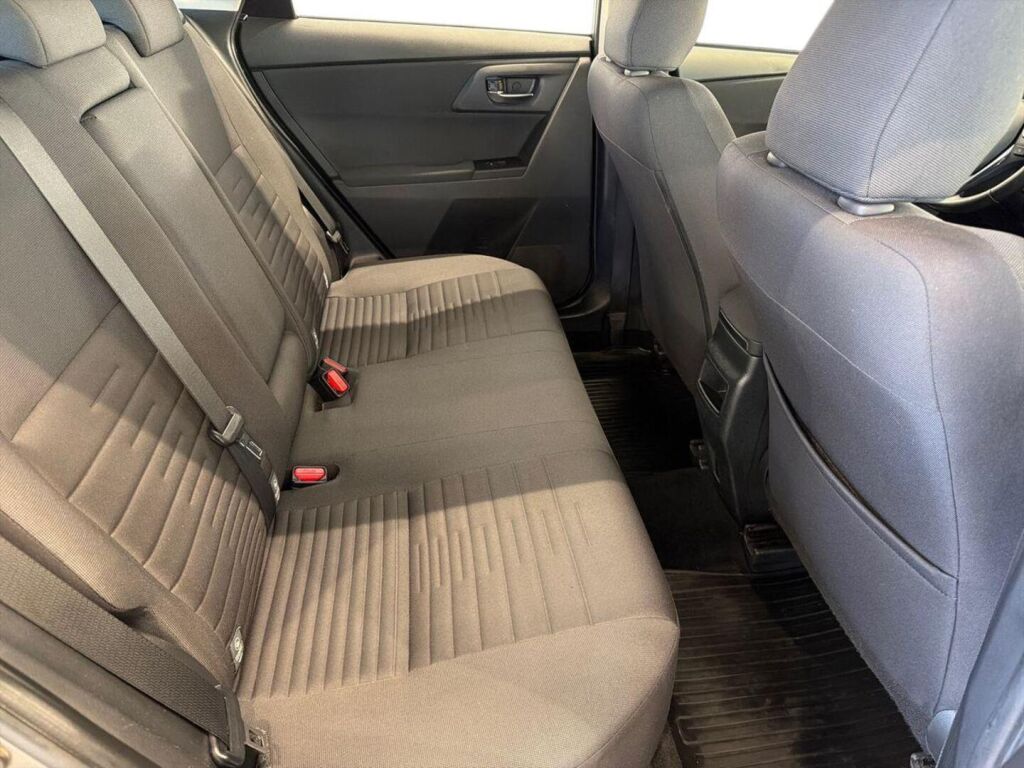 Toyota Auris 2017 Harmaa