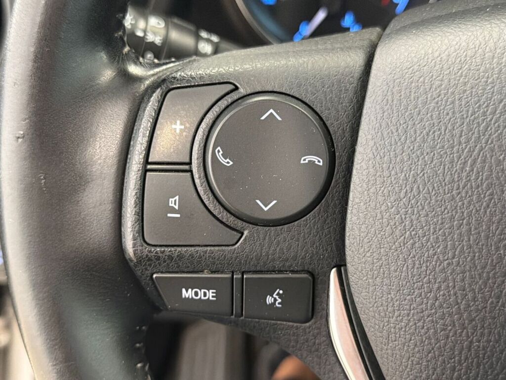 Toyota Auris 2017 Harmaa
