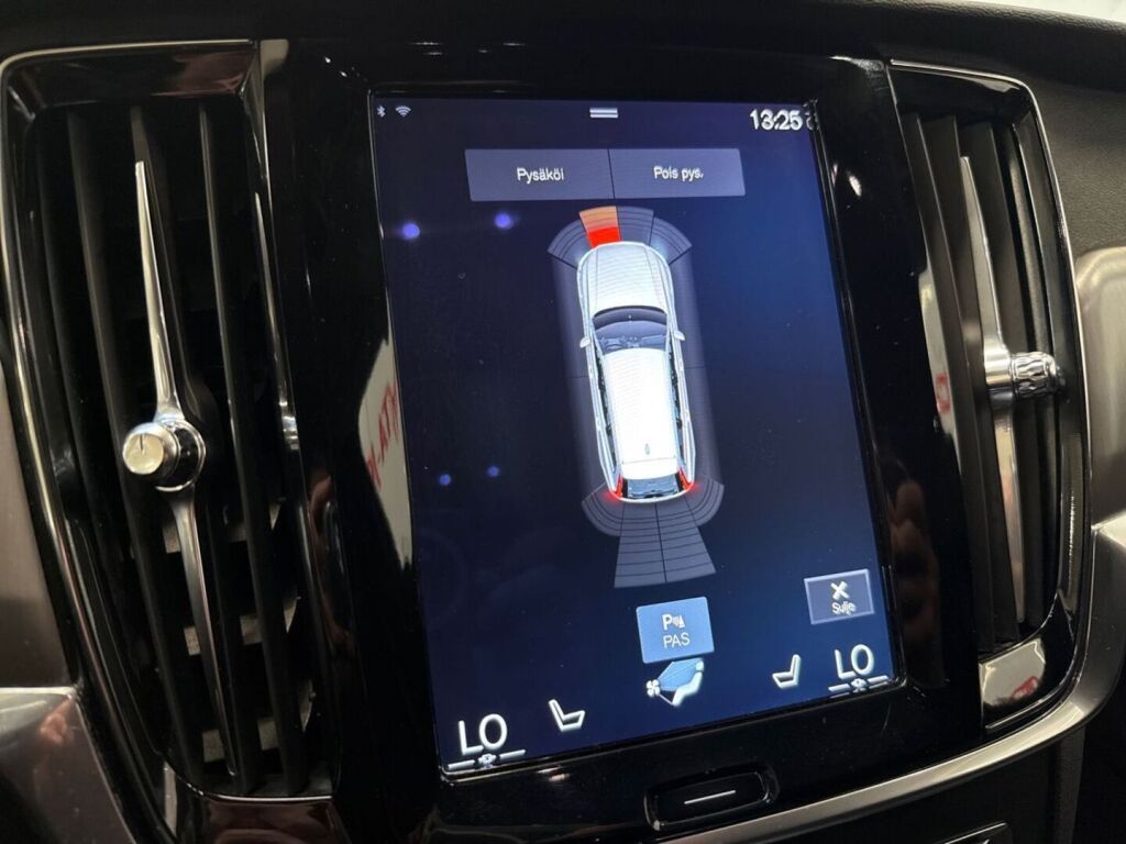 Volvo V90 2016 Musta