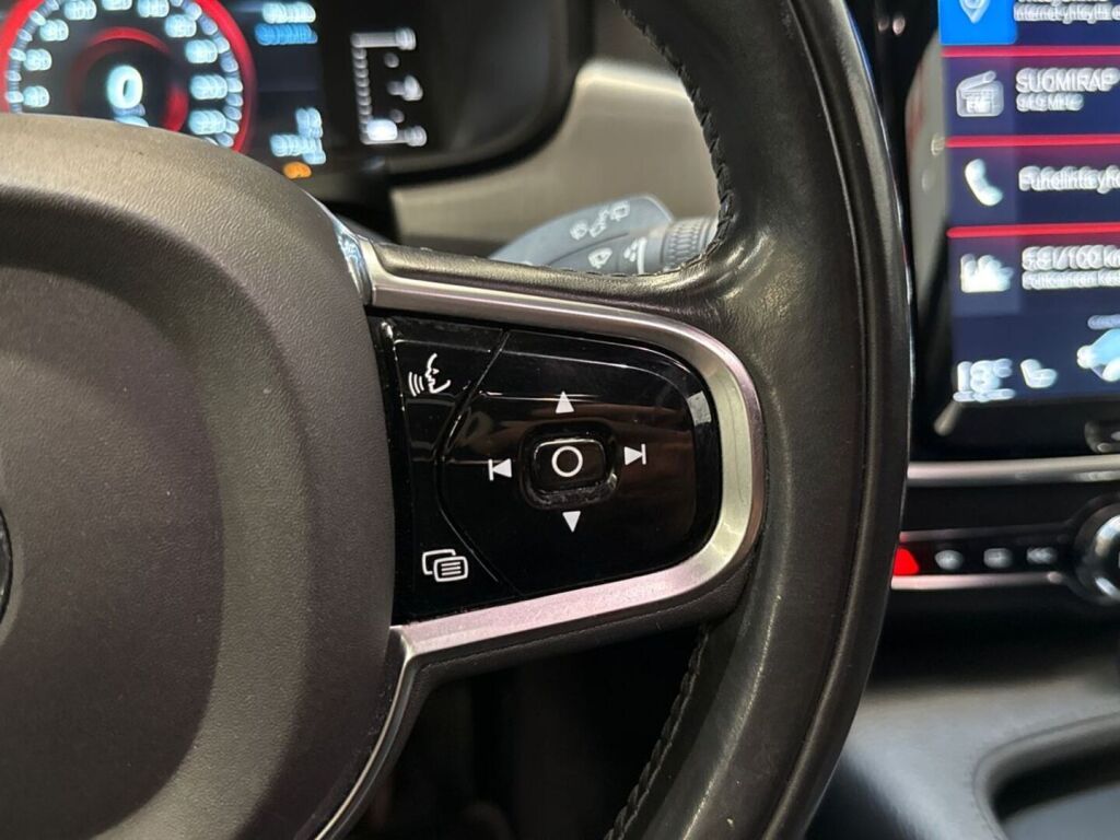 Volvo V90 2016 Musta