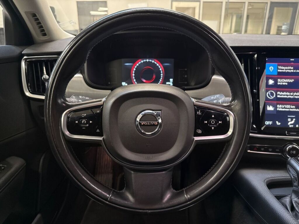 Volvo V90 2016 Musta