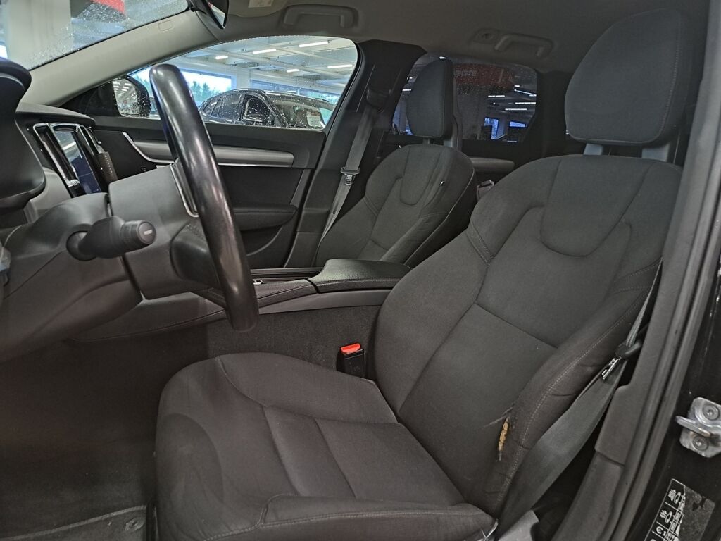 Volvo V90 2016 Musta