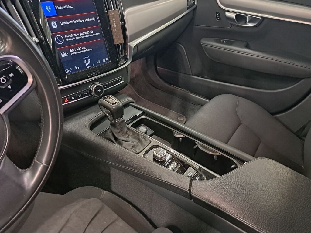 Volvo V90 2016 Musta
