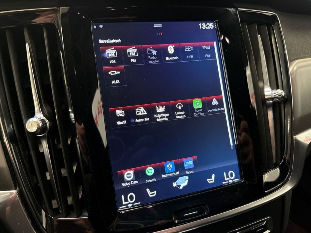 Volvo V90 2016 Musta