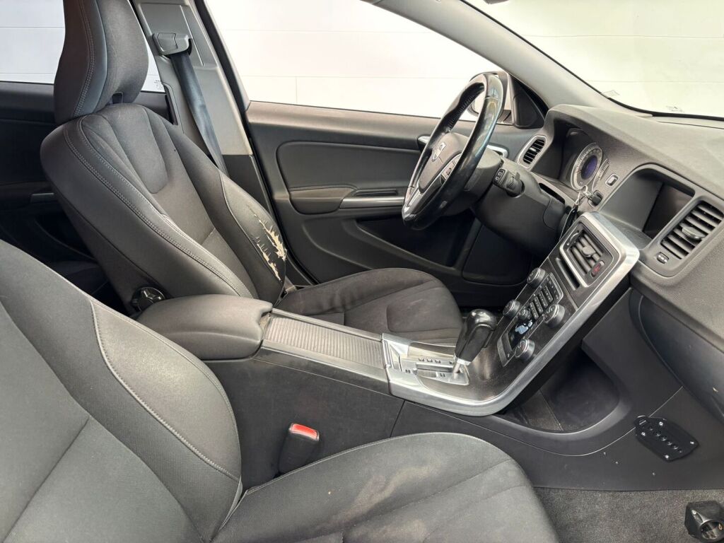 Volvo V60 2011 Valkoinen