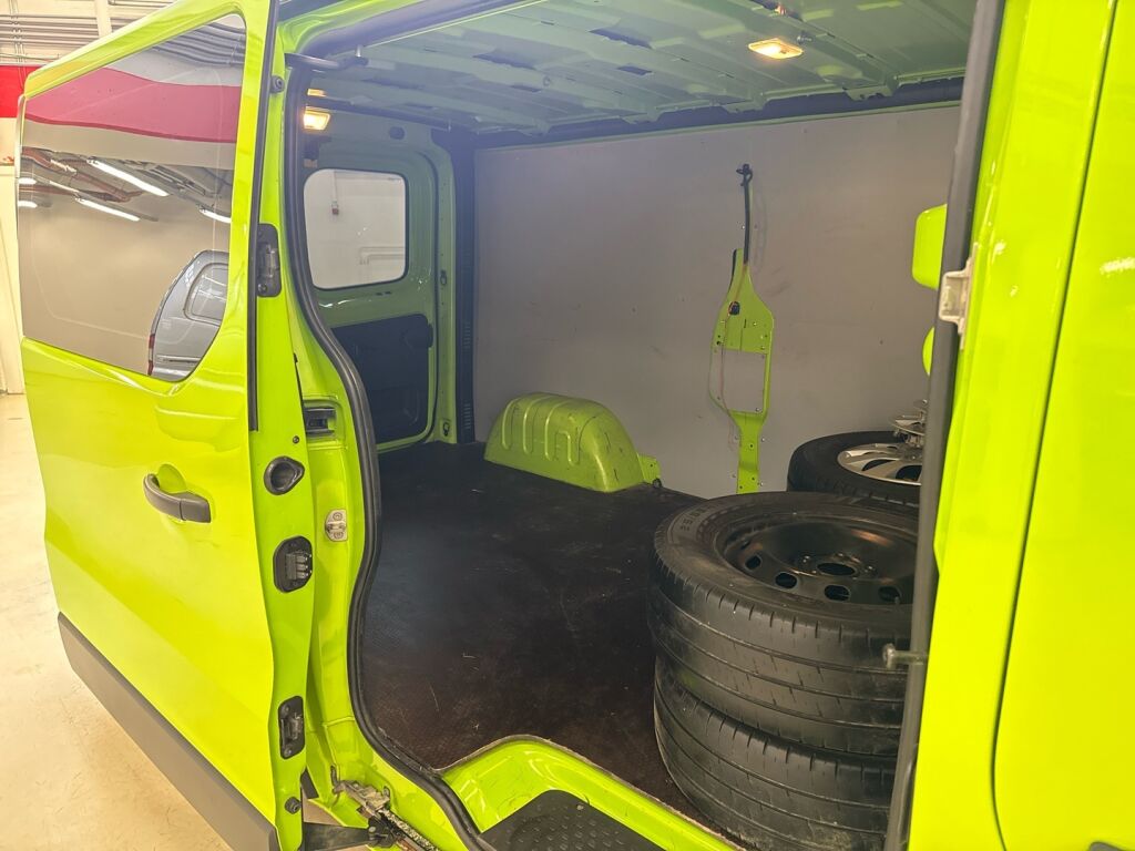 Renault Trafic 2017 Vihreä