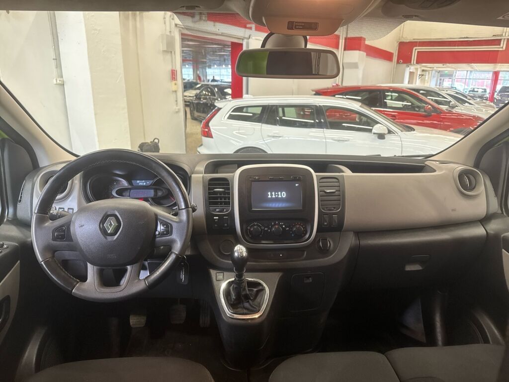 Renault Trafic 2017 Vihreä