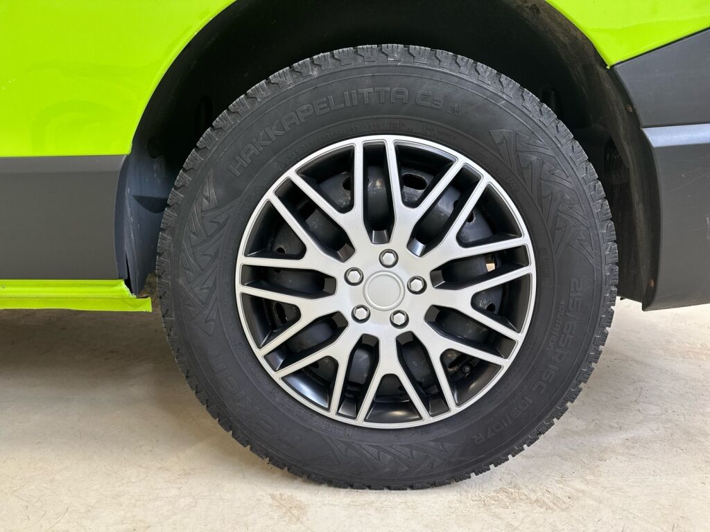 Renault Trafic 2017 Vihreä