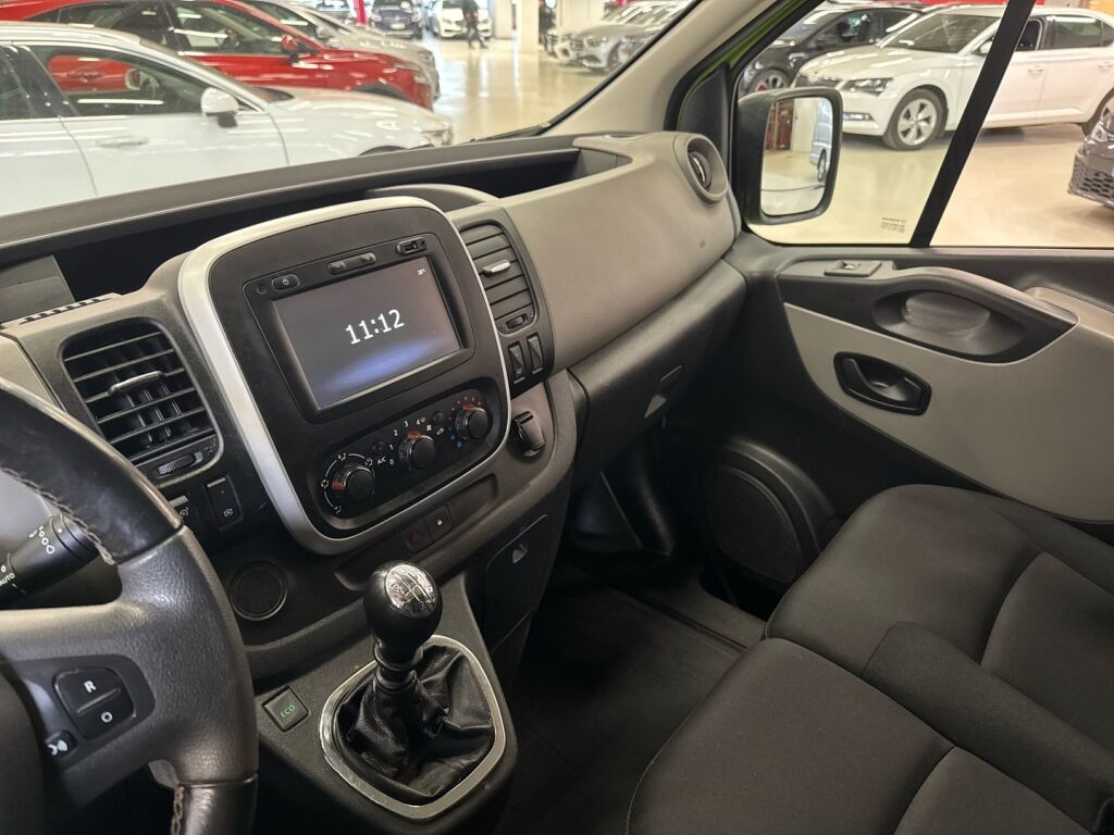 Renault Trafic 2017 Vihreä