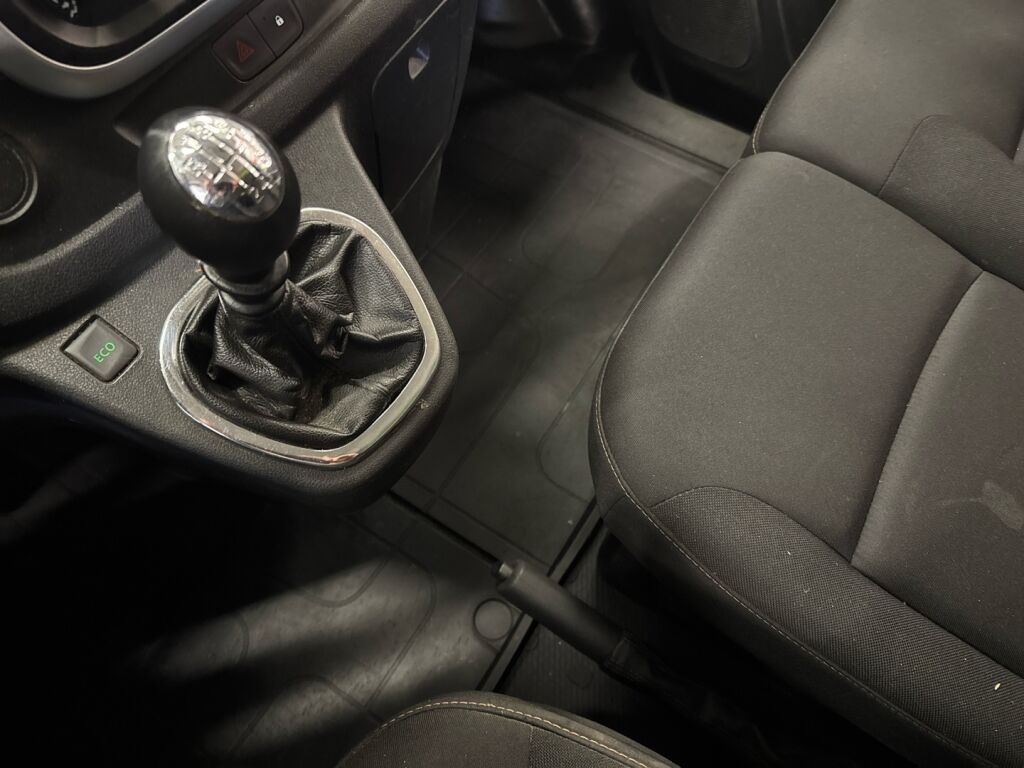 Renault Trafic 2017 Vihreä