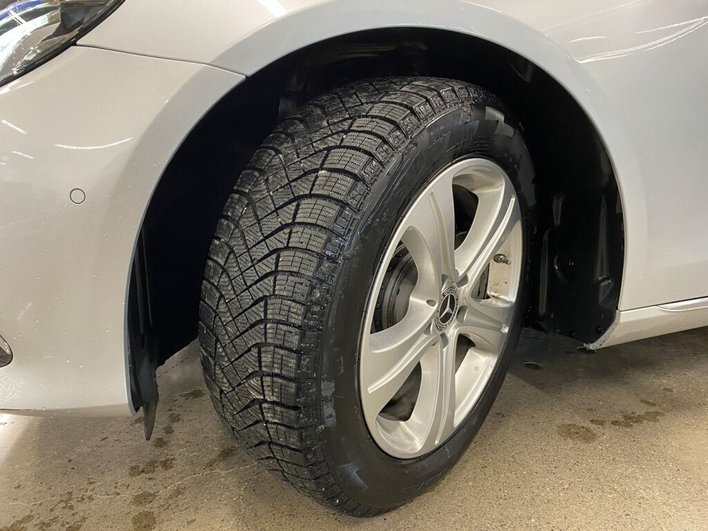 Mercedes-Benz E 2017 Harmaa