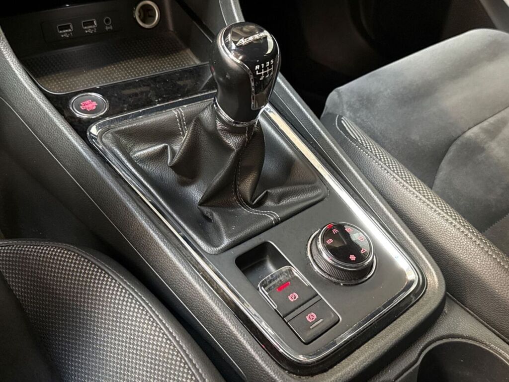 Seat Ateca 2017 Ruskea (beige)