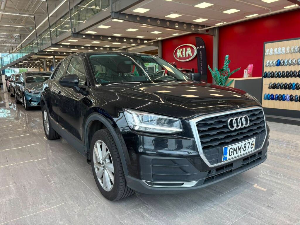 Audi Q2 2017 Musta