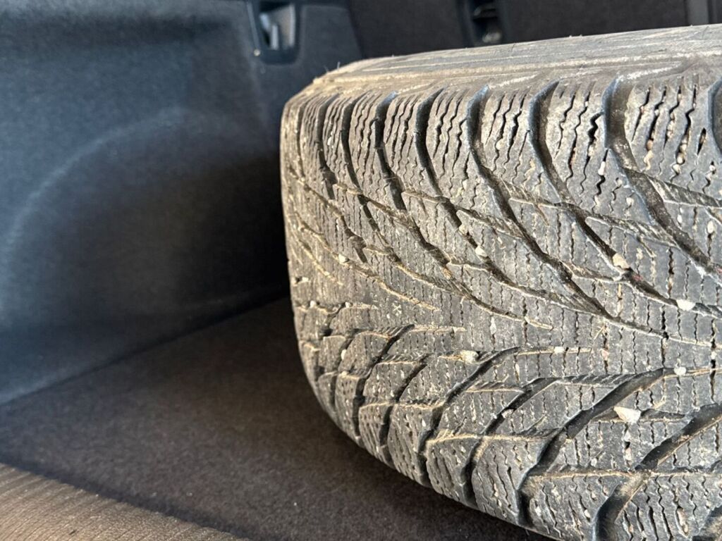 Audi Q2 2017 Musta