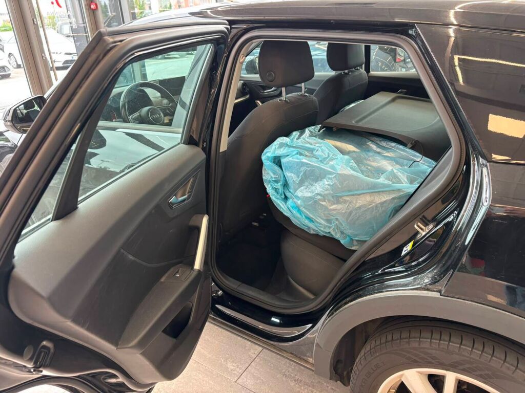 Audi Q2 2017 Musta