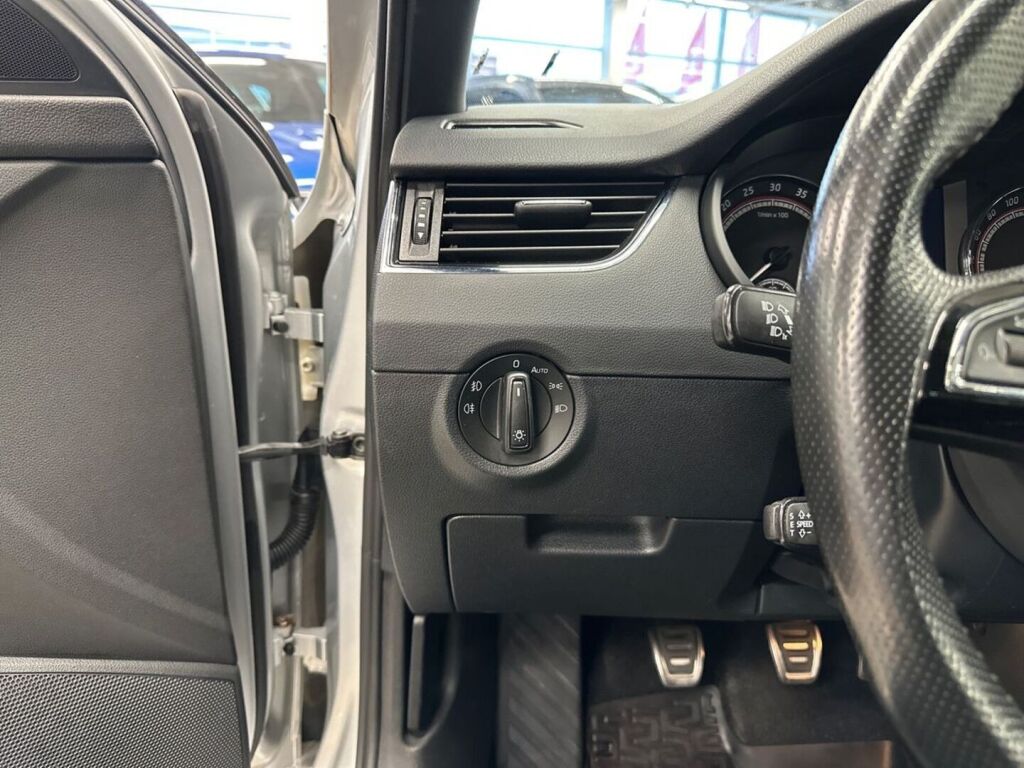 Skoda Octavia 2017 Harmaa