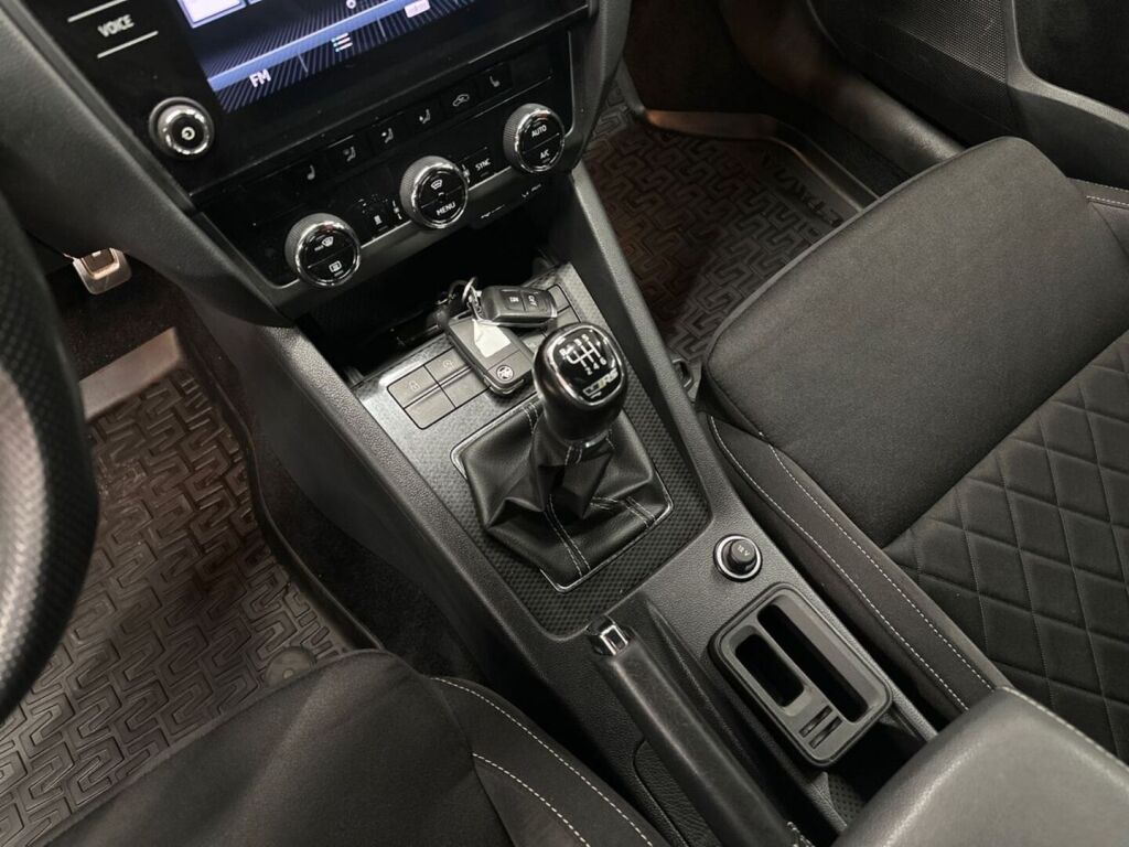 Skoda Octavia 2017 Harmaa