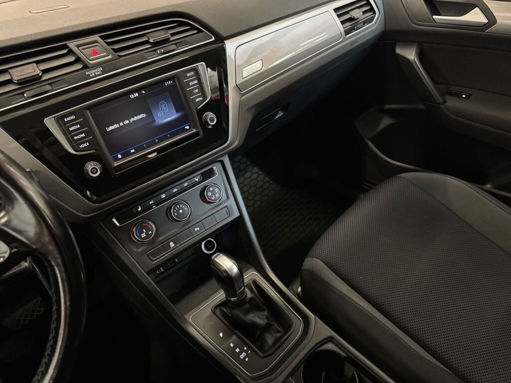 Volkswagen Touran 2017 Valkoinen
