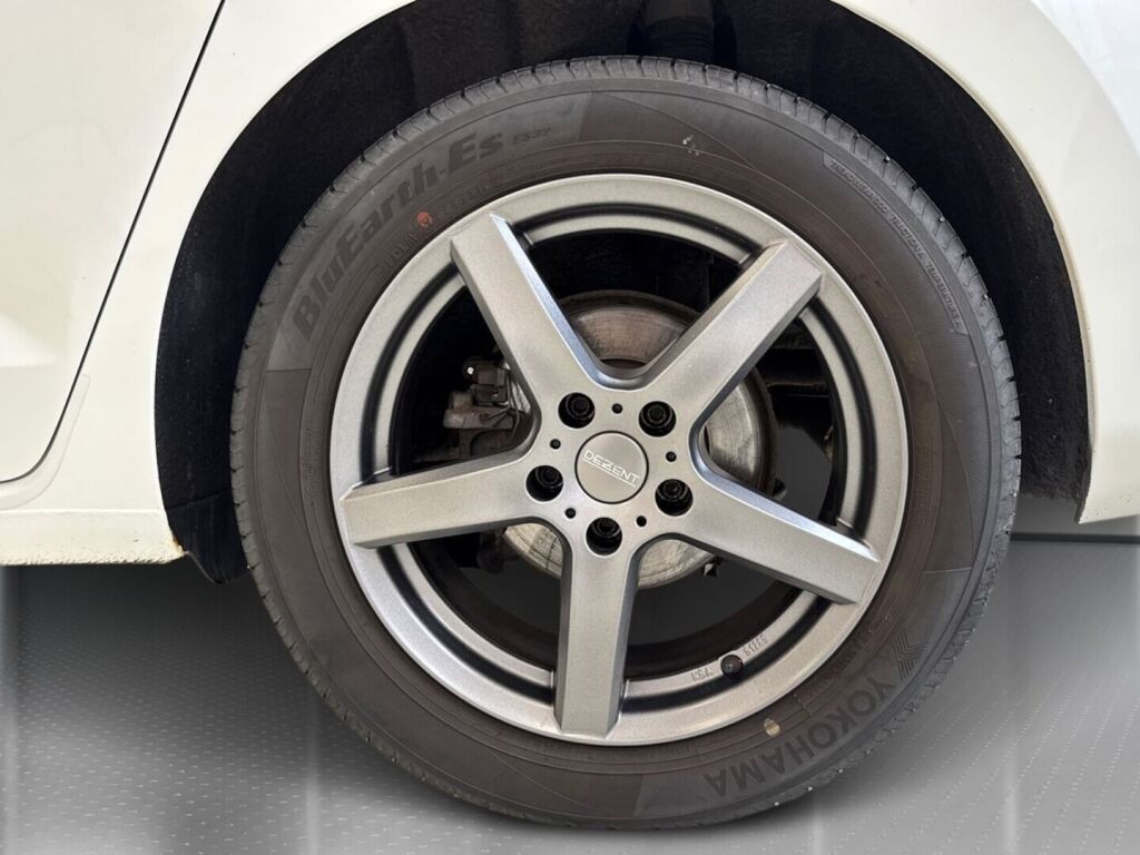 Volkswagen Touran 2017 Valkoinen