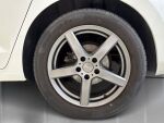 Volkswagen Touran 2017 Valkoinen