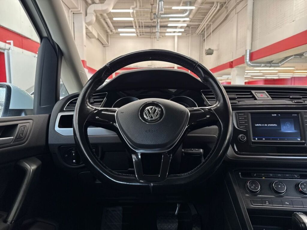 Volkswagen Touran 2017 Valkoinen