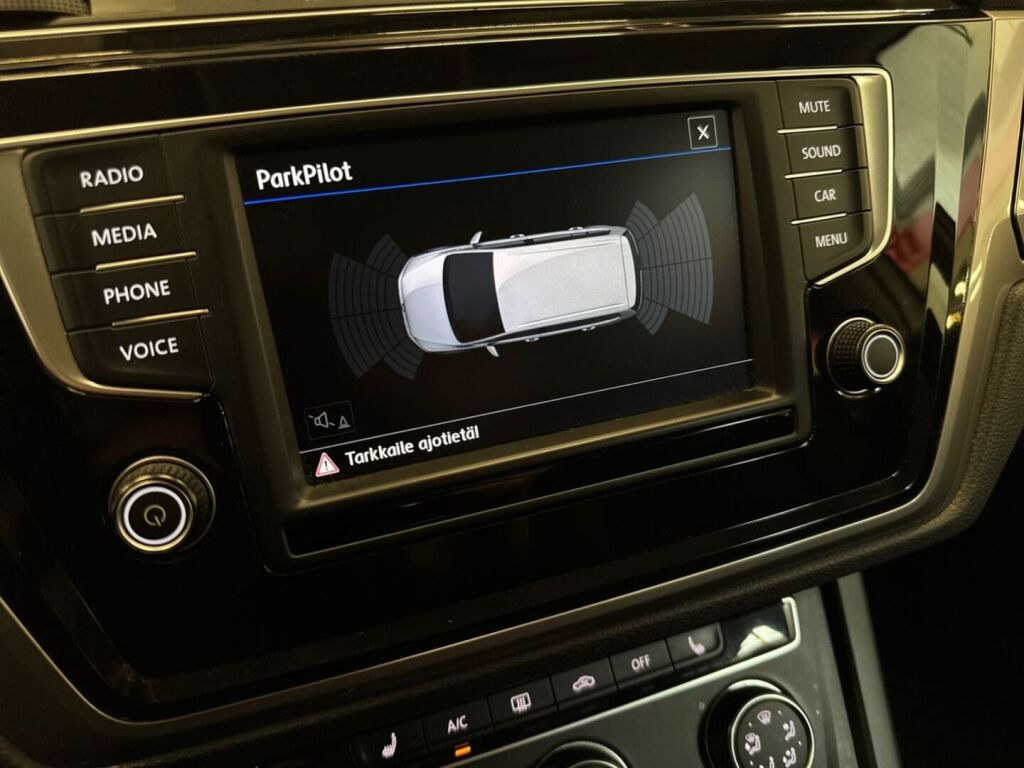 Volkswagen Touran 2017 Valkoinen