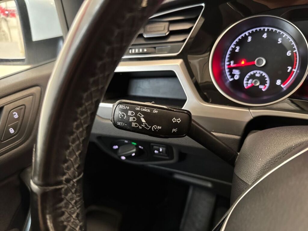 Volkswagen Touran 2017 Valkoinen